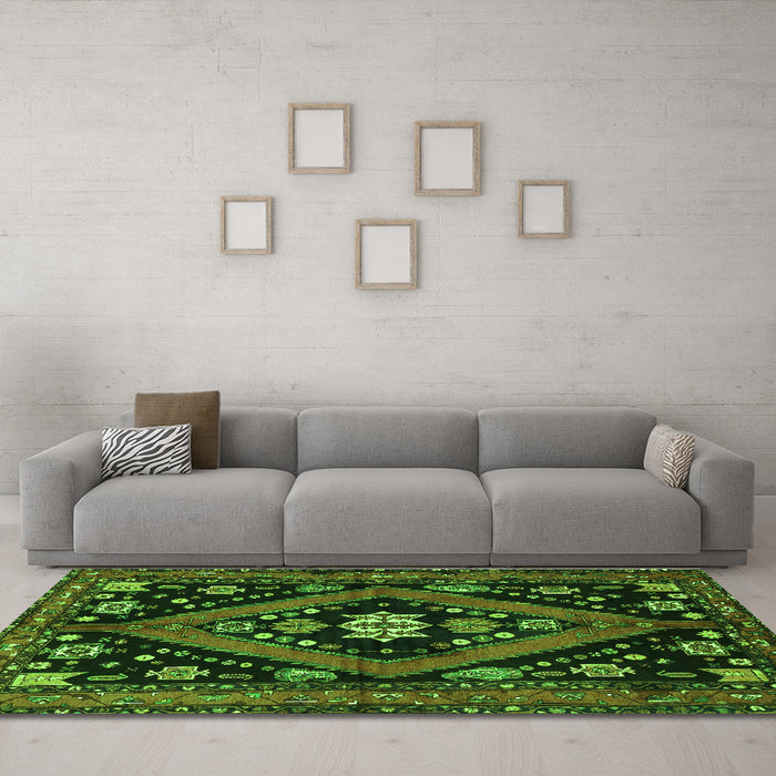 Machine Washable Persian Green Traditional Area Rugs in a Living Room,, wshtr2586grn