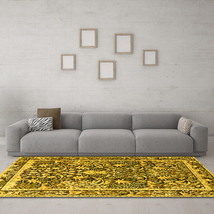 Machine Washable Animal Yellow Traditional Rug in a Living Room, wshtr2587yw