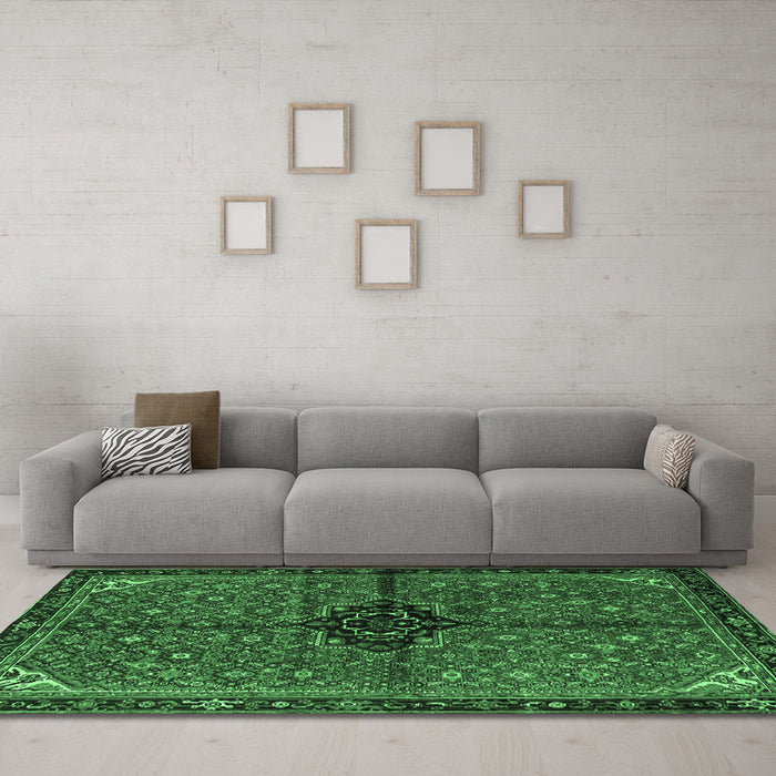 Machine Washable Persian Emerald Green Traditional Area Rugs in a Living Room,, wshtr2588emgrn