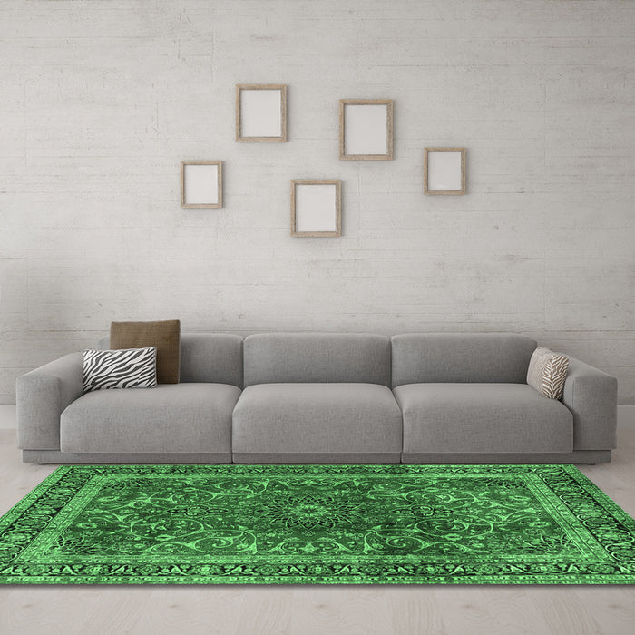 Machine Washable Persian Emerald Green Traditional Area Rugs in a Living Room,, wshtr2589emgrn