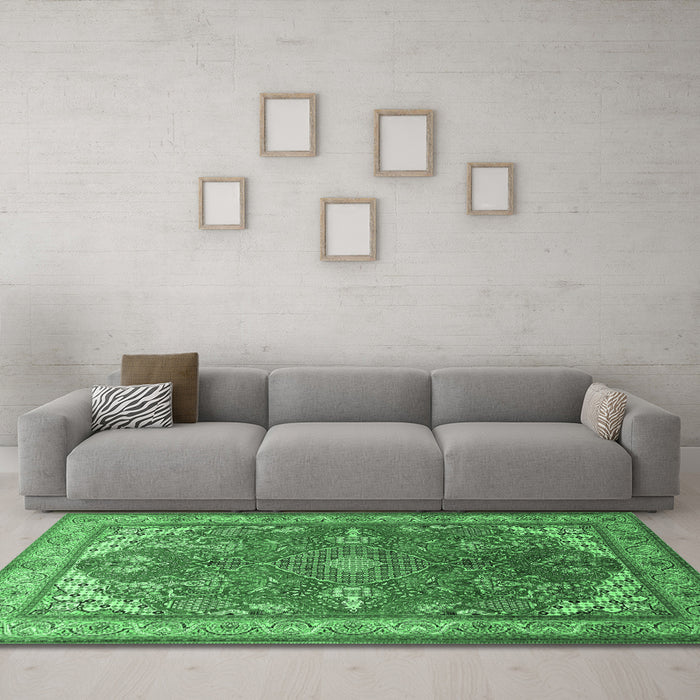 Machine Washable Medallion Emerald Green Traditional Area Rugs in a Living Room,, wshtr258emgrn