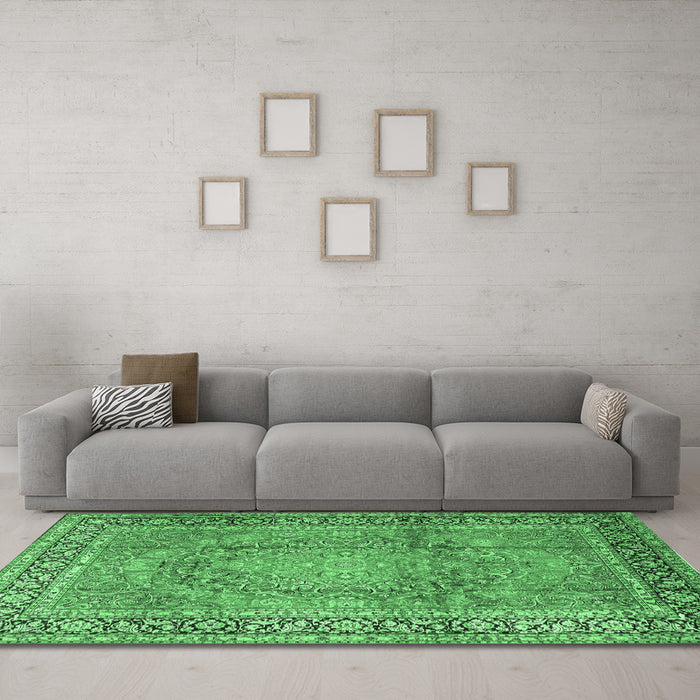 Machine Washable Persian Emerald Green Traditional Area Rugs in a Living Room,, wshtr2593emgrn