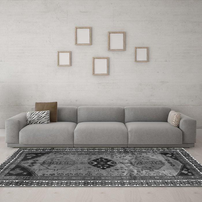 Machine Washable Persian Gray Traditional Rug in a Living Room,, wshtr2596gry