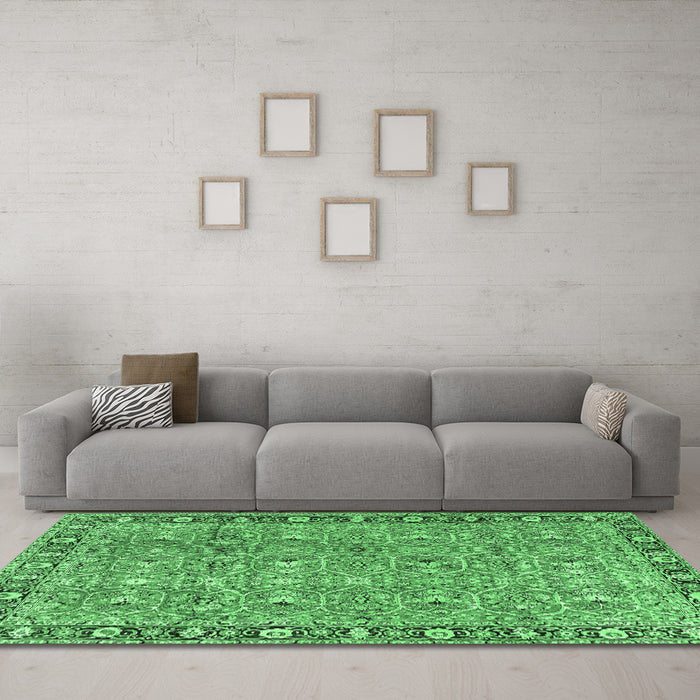Machine Washable Persian Emerald Green Traditional Area Rugs in a Living Room,, wshtr2598emgrn