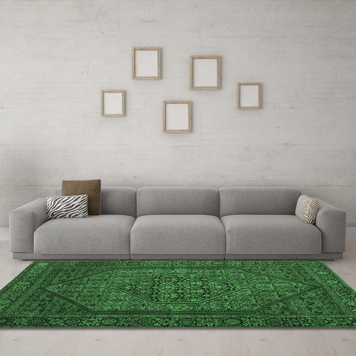Machine Washable Persian Emerald Green Traditional Area Rugs in a Living Room,, wshtr25emgrn