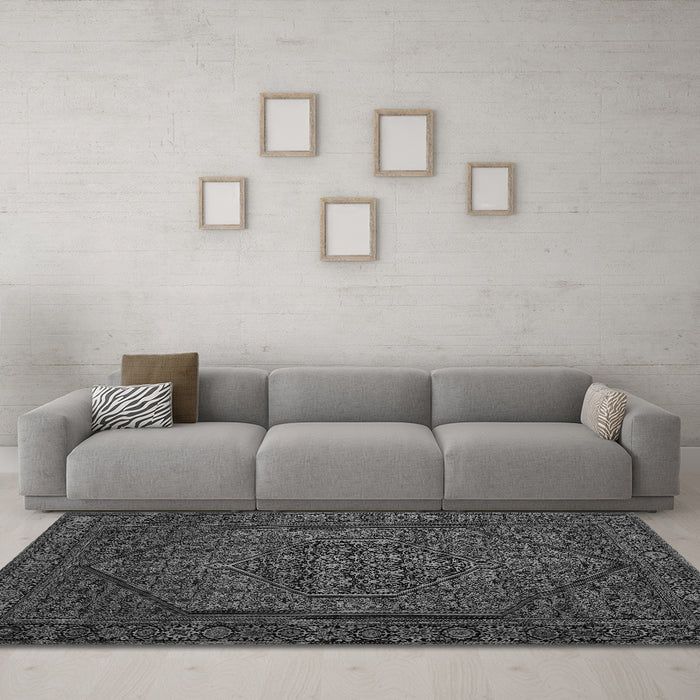 Machine Washable Persian Gray Traditional Rug in a Living Room,, wshtr25gry