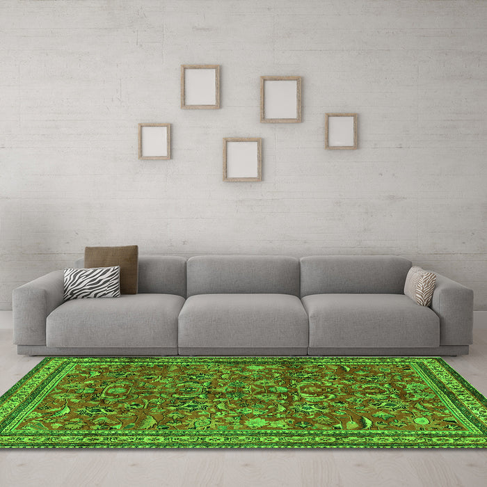Machine Washable Persian Green Traditional Area Rugs in a Living Room,, wshtr2600grn