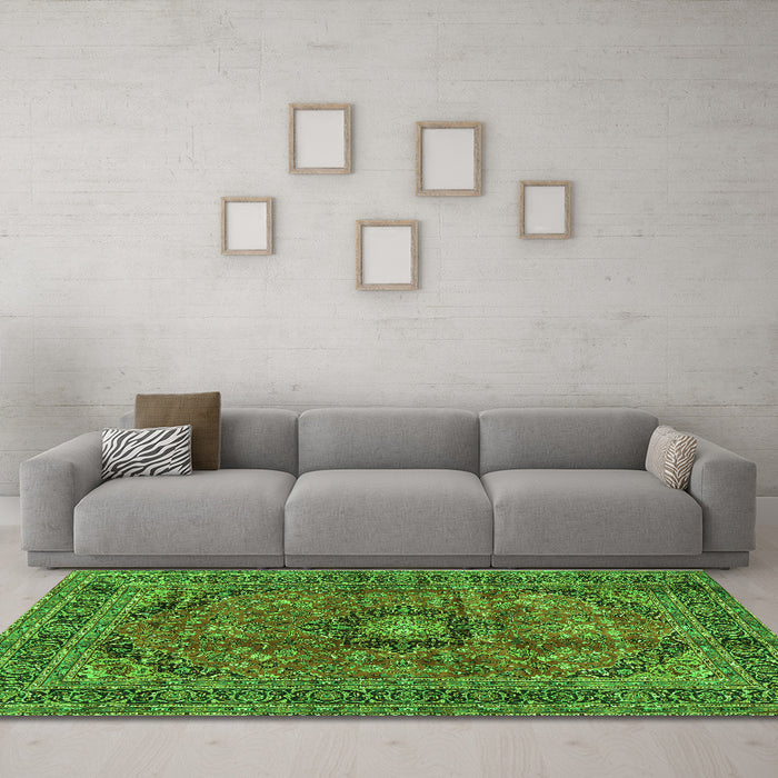 Machine Washable Medallion Green Traditional Area Rugs in a Living Room,, wshtr2601grn
