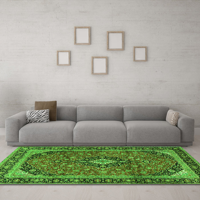 Machine Washable Persian Green Traditional Area Rugs in a Living Room,, wshtr2603grn