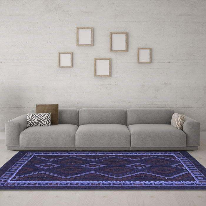 Machine Washable Persian Blue Traditional Rug in a Living Room, wshtr2605blu