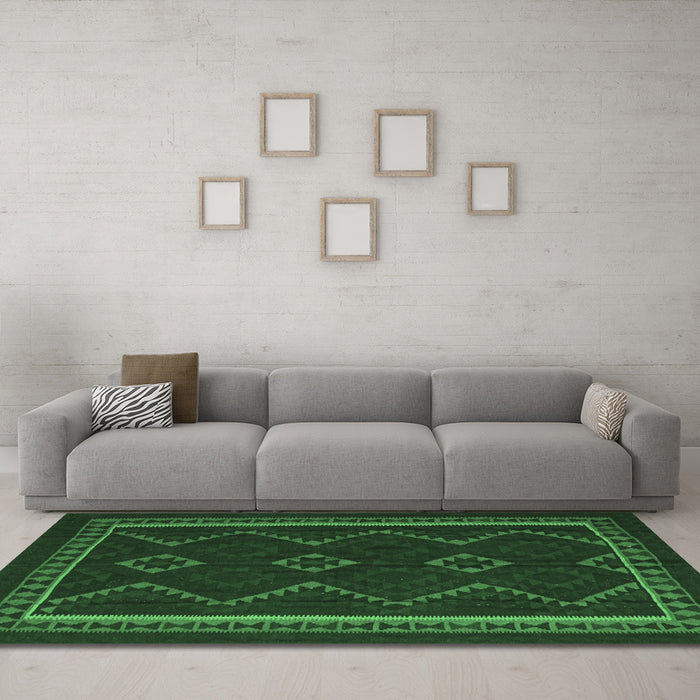 Machine Washable Persian Emerald Green Traditional Area Rugs in a Living Room,, wshtr2605emgrn