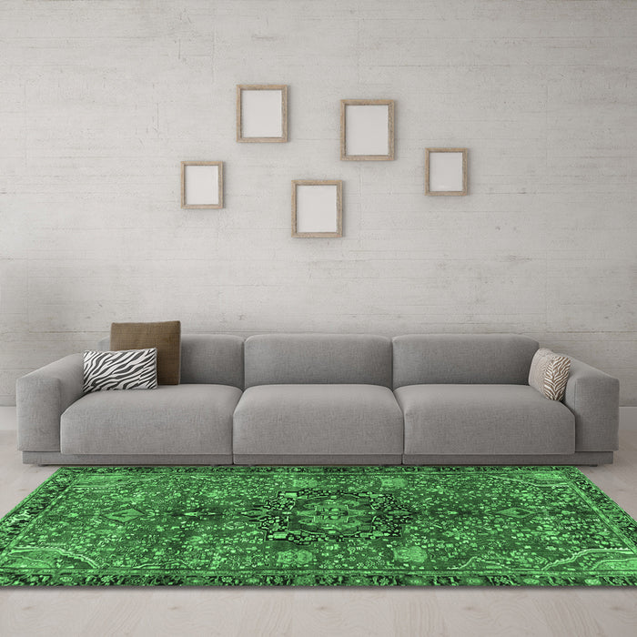Machine Washable Persian Emerald Green Traditional Area Rugs in a Living Room,, wshtr2606emgrn