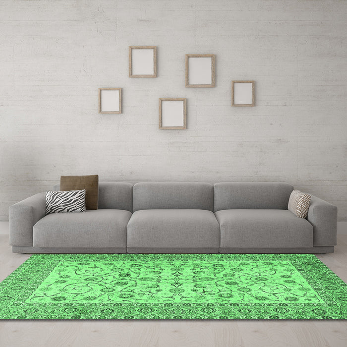 Machine Washable Persian Emerald Green Traditional Area Rugs in a Living Room,, wshtr2608emgrn