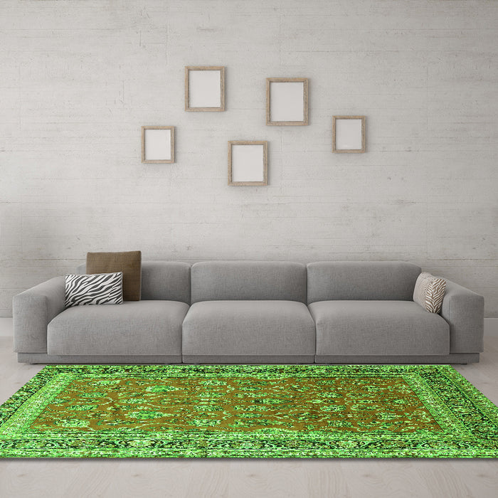 Machine Washable Persian Green Traditional Area Rugs in a Living Room,, wshtr260grn