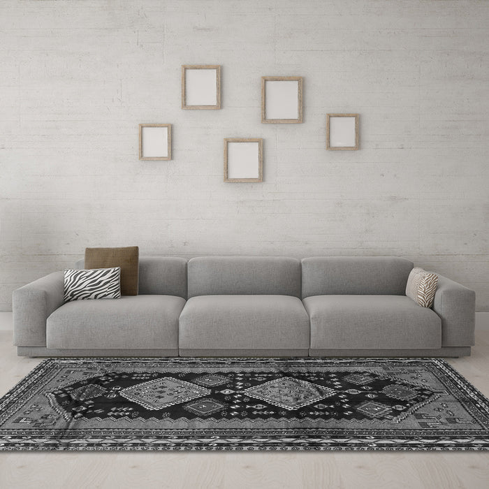 Machine Washable Persian Gray Traditional Rug in a Living Room,, wshtr2610gry