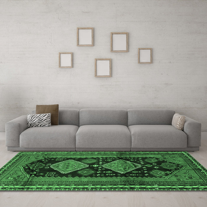 Machine Washable Persian Emerald Green Traditional Area Rugs in a Living Room,, wshtr2610emgrn