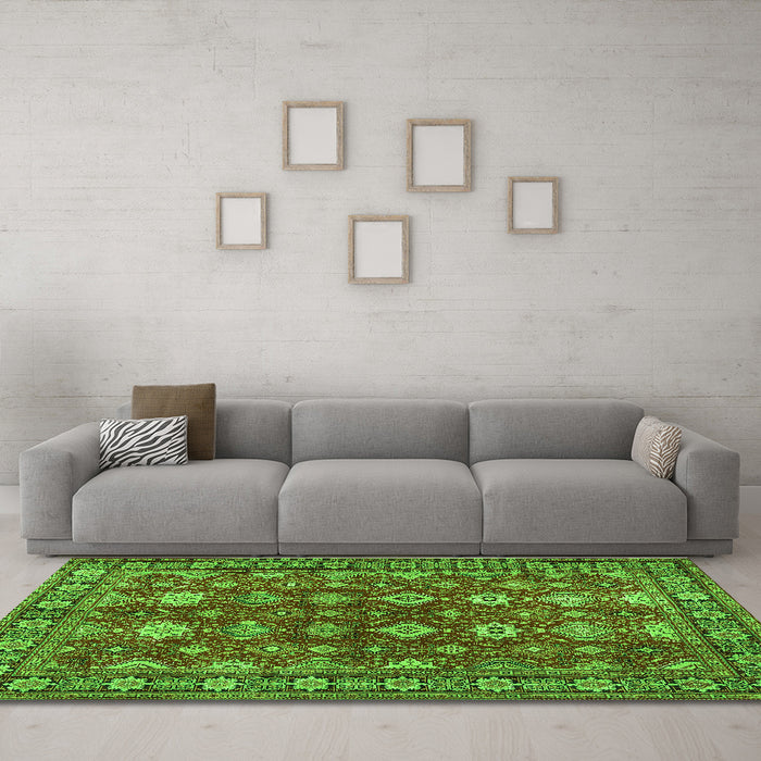 Machine Washable Persian Green Traditional Area Rugs in a Living Room,, wshtr2612grn