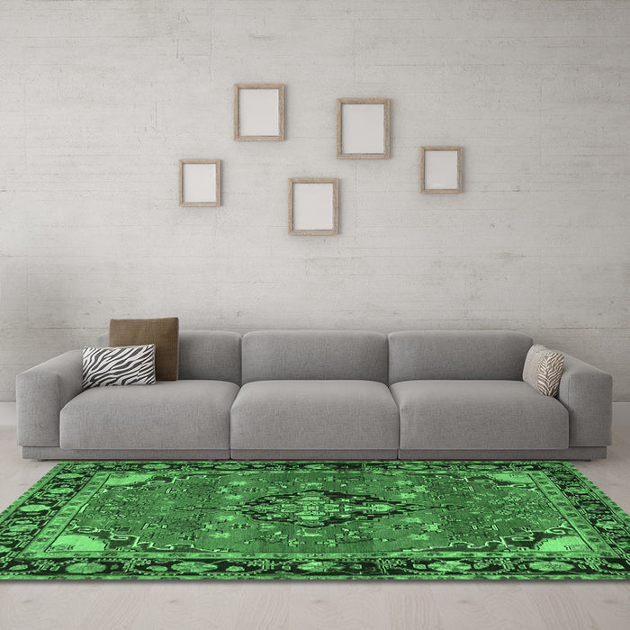 Machine Washable Persian Emerald Green Traditional Area Rugs in a Living Room,, wshtr2615emgrn