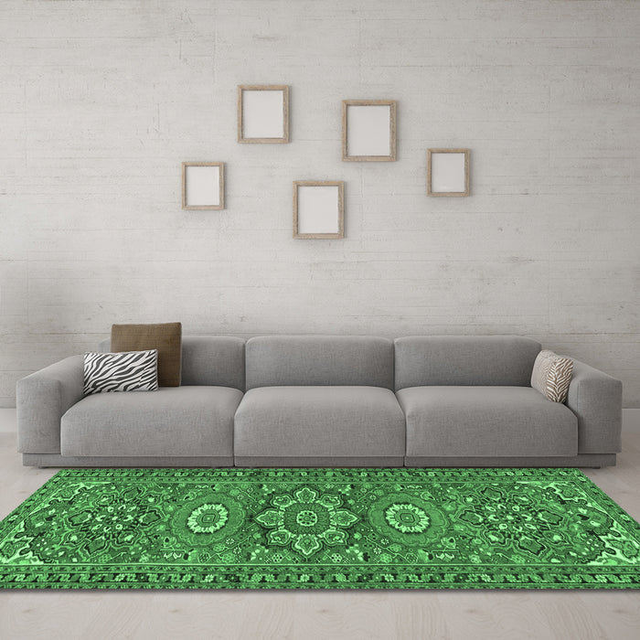 Machine Washable Persian Emerald Green Traditional Area Rugs in a Living Room,, wshtr2616emgrn