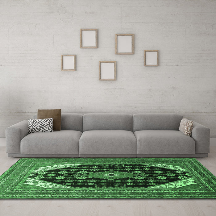 Machine Washable Medallion Emerald Green Traditional Area Rugs in a Living Room,, wshtr261emgrn
