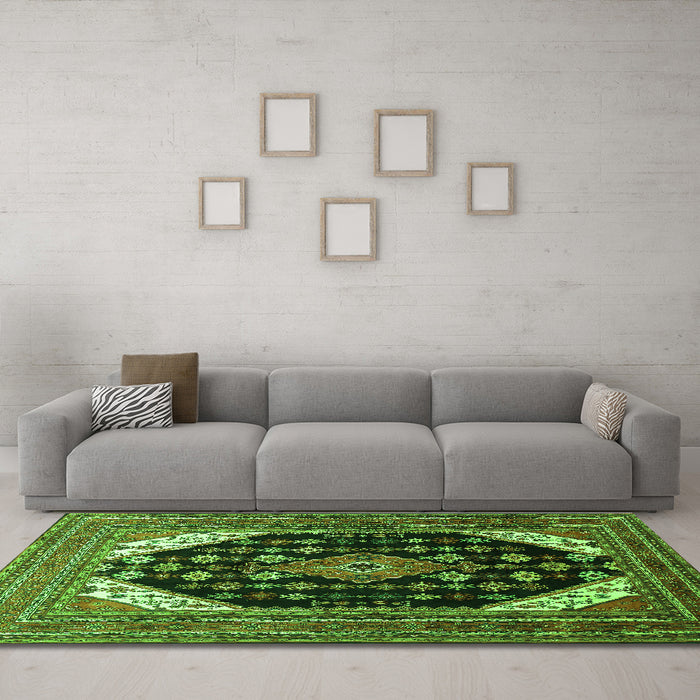 Machine Washable Medallion Green Traditional Area Rugs in a Living Room,, wshtr261grn