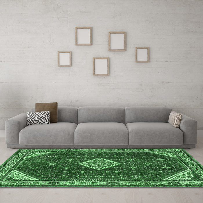 Machine Washable Medallion Emerald Green Traditional Area Rugs in a Living Room,, wshtr2621emgrn