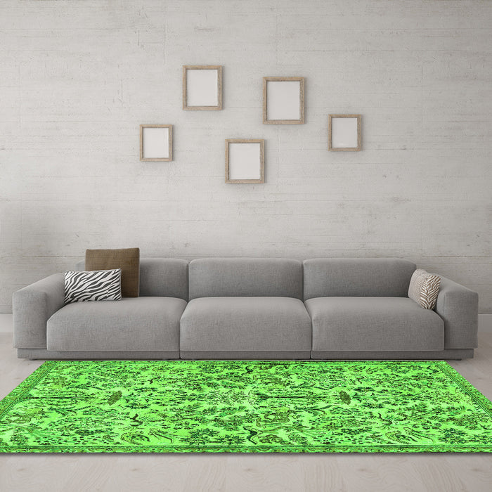 Machine Washable Persian Green Traditional Area Rugs in a Living Room,, wshtr2622grn