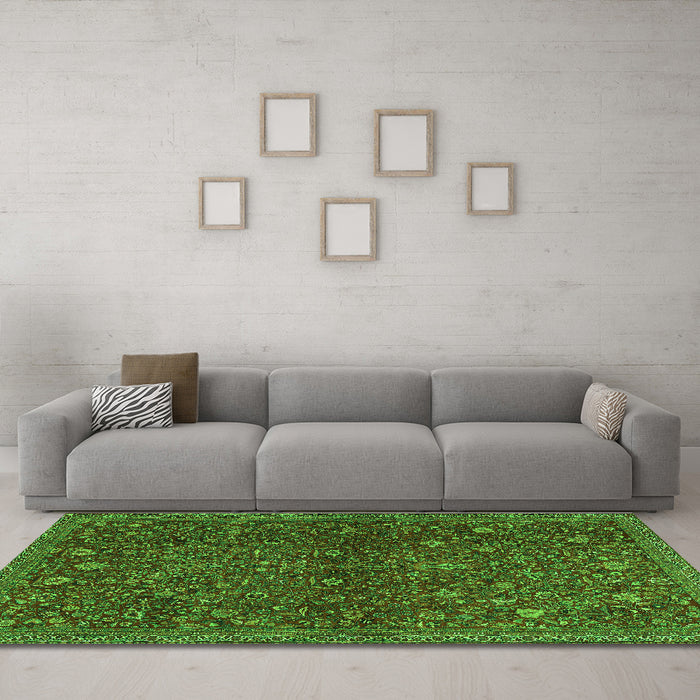 Machine Washable Persian Green Traditional Area Rugs in a Living Room,, wshtr2623grn