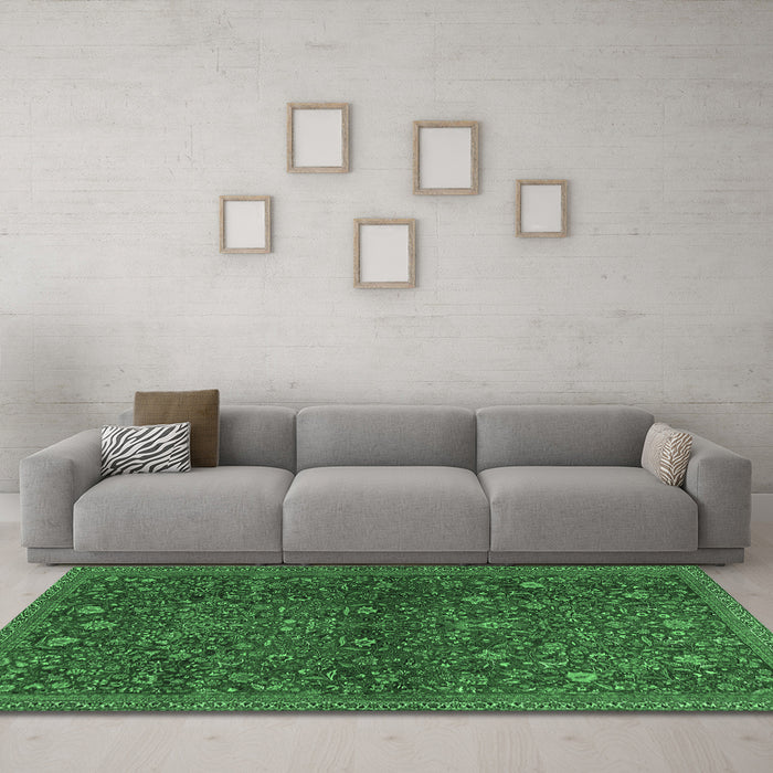 Machine Washable Persian Emerald Green Traditional Area Rugs in a Living Room,, wshtr2623emgrn