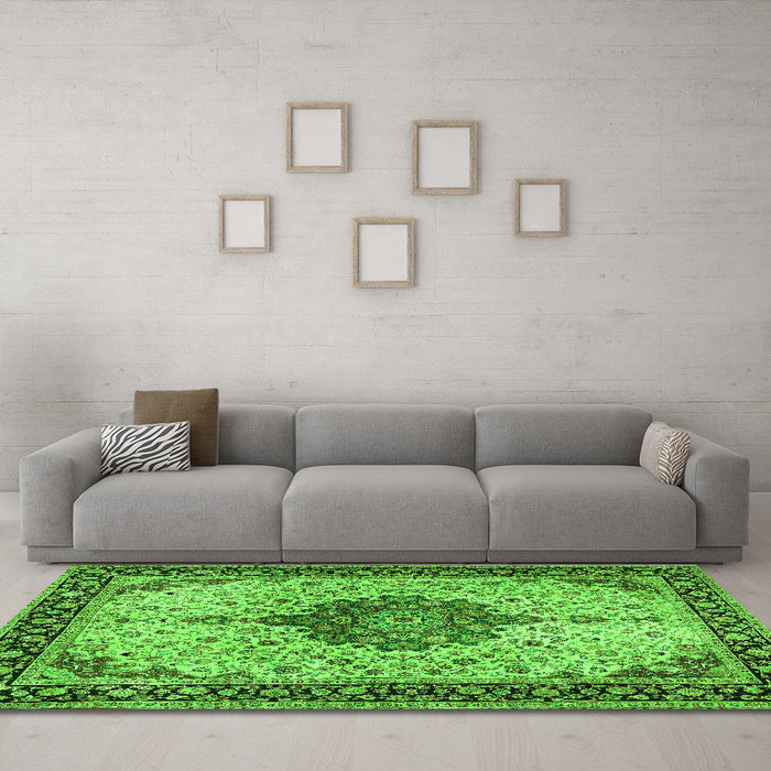 Machine Washable Medallion Green Traditional Area Rugs in a Living Room,, wshtr2625grn