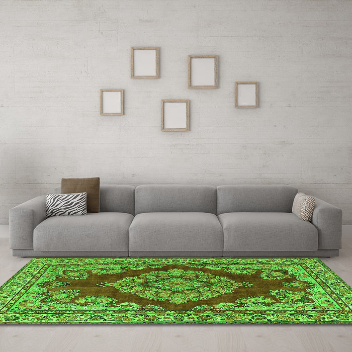 Machine Washable Medallion Green Traditional Area Rugs in a Living Room,, wshtr2626grn