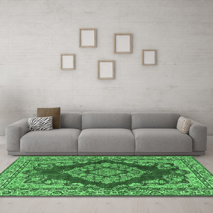 Machine Washable Medallion Emerald Green Traditional Area Rugs in a Living Room,, wshtr2626emgrn