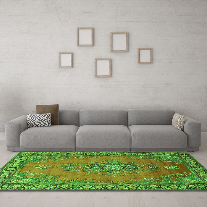 Machine Washable Medallion Green Traditional Area Rugs in a Living Room,, wshtr262grn