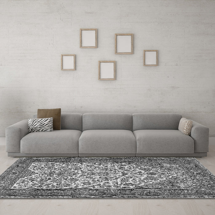 Machine Washable Persian Gray Traditional Rug in a Living Room,, wshtr2630gry