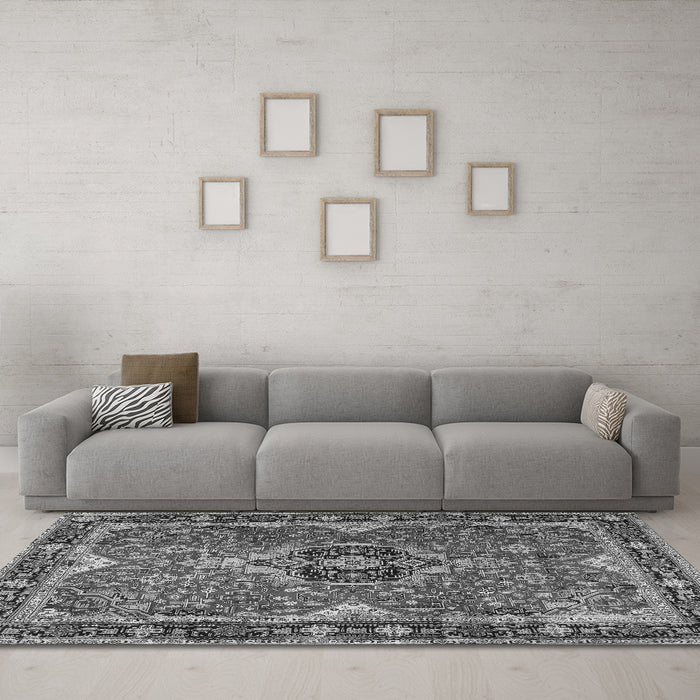 Machine Washable Persian Gray Traditional Rug in a Living Room,, wshtr2631gry