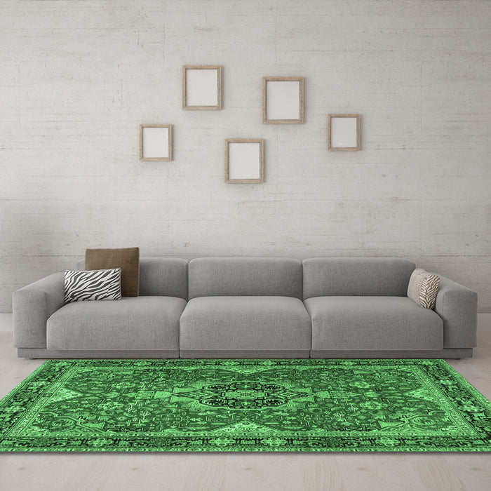 Machine Washable Persian Emerald Green Traditional Area Rugs in a Living Room,, wshtr2631emgrn