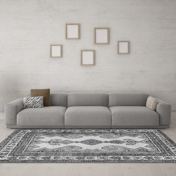 Machine Washable Persian Gray Traditional Rug in a Living Room,, wshtr2633gry