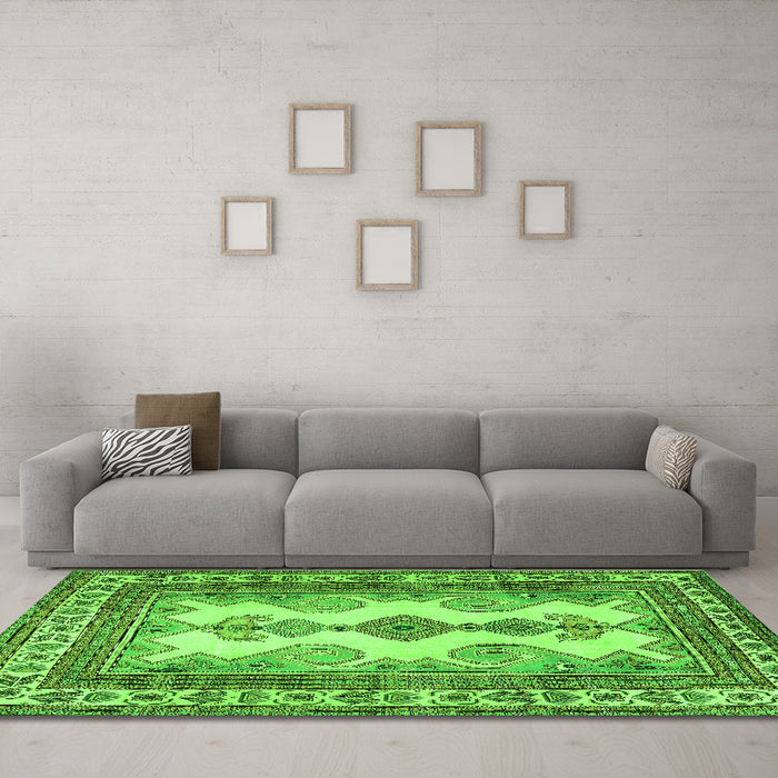 Machine Washable Persian Green Traditional Area Rugs in a Living Room,, wshtr2633grn