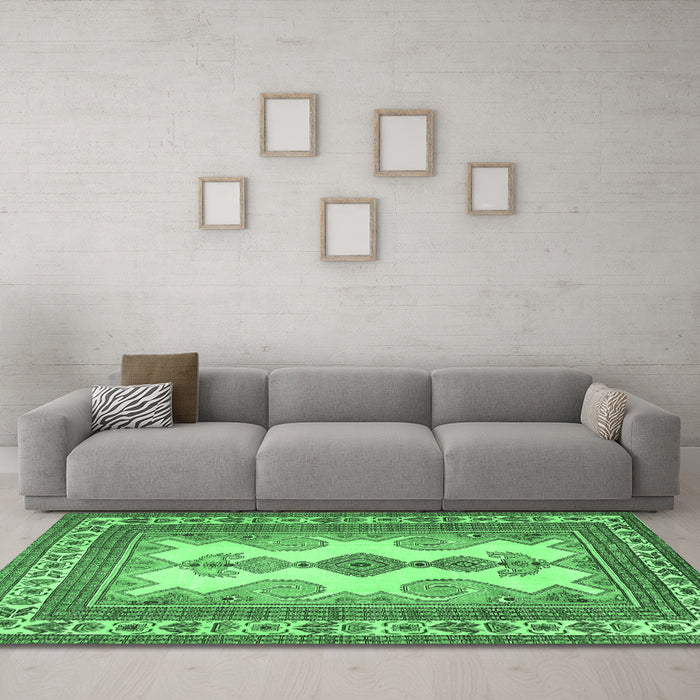 Machine Washable Persian Emerald Green Traditional Area Rugs in a Living Room,, wshtr2633emgrn