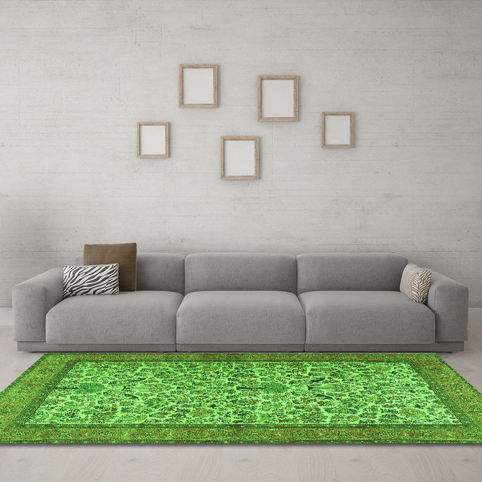 Machine Washable Persian Green Traditional Area Rugs in a Living Room,, wshtr2634grn