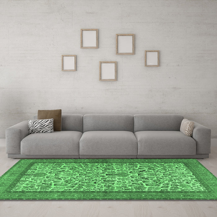 Machine Washable Persian Emerald Green Traditional Area Rugs in a Living Room,, wshtr2634emgrn