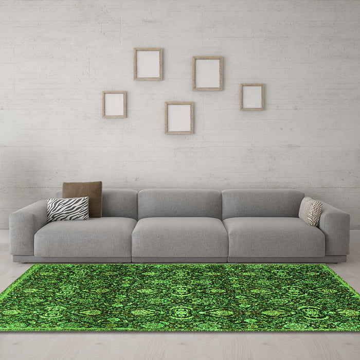 Machine Washable Persian Green Traditional Area Rugs in a Living Room,, wshtr2635grn