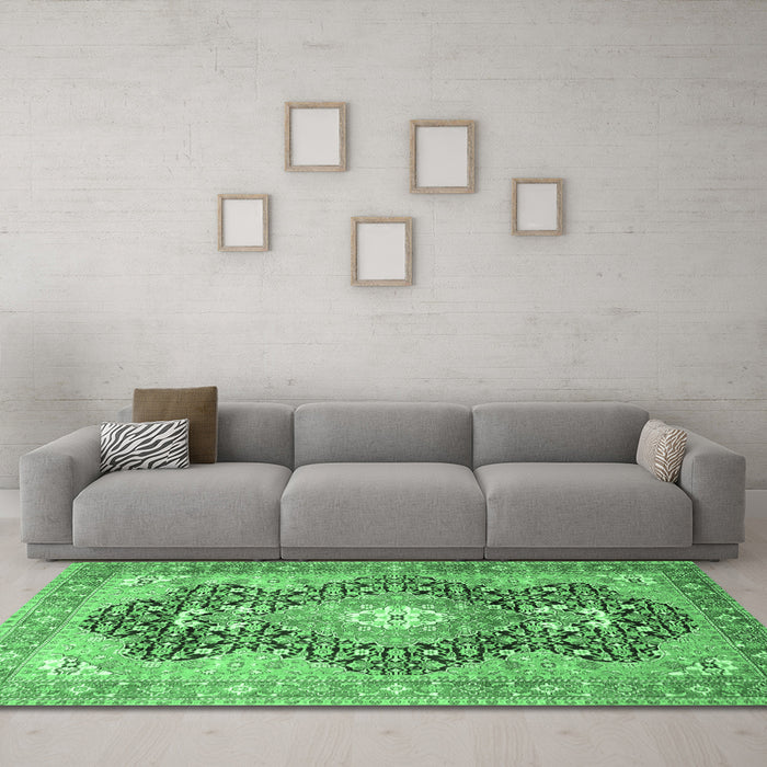 Machine Washable Medallion Emerald Green Traditional Area Rugs in a Living Room,, wshtr263emgrn