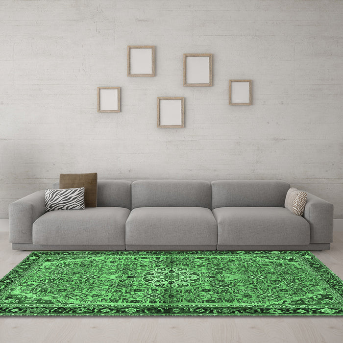 Machine Washable Persian Emerald Green Traditional Area Rugs in a Living Room,, wshtr2640emgrn