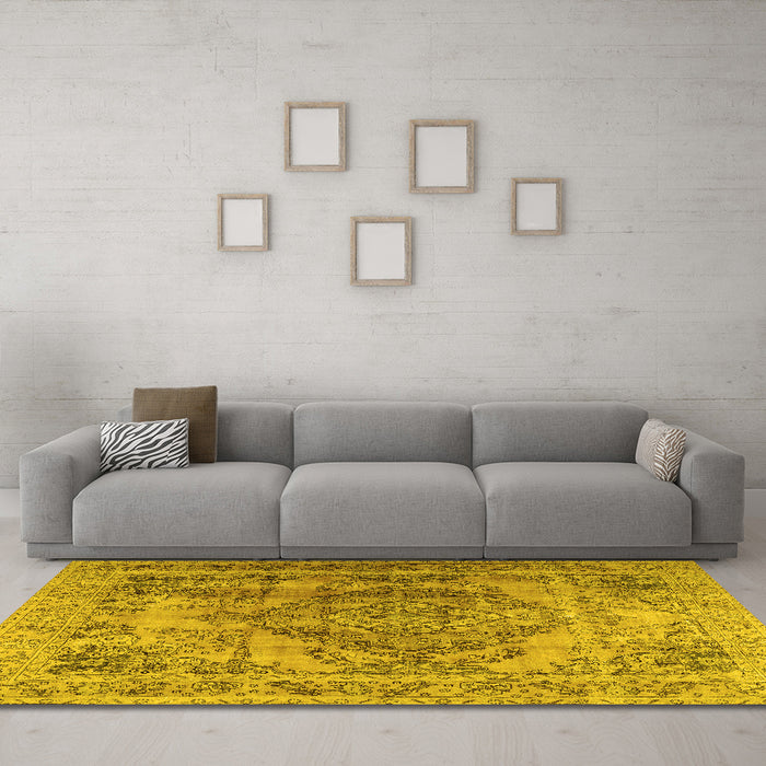 Machine Washable Persian Yellow Traditional Rug in a Living Room, wshtr2641yw