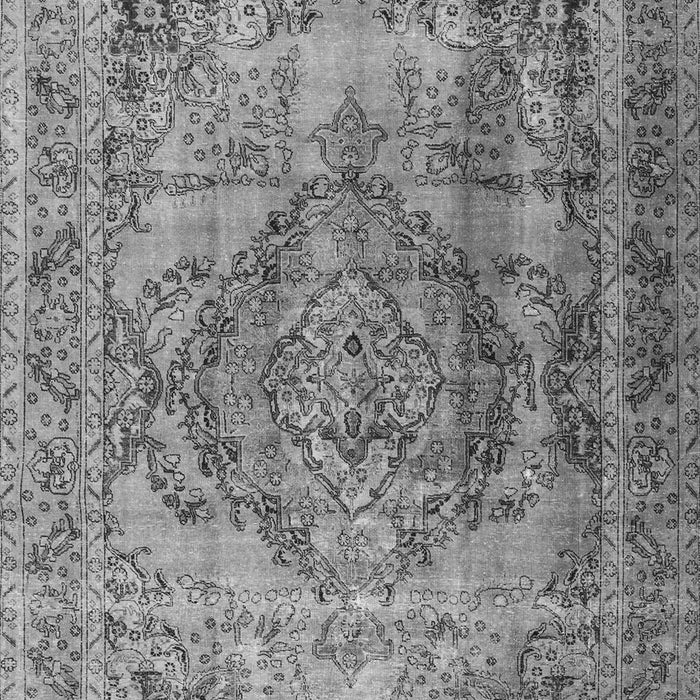 Serging Thickness of Machine Washable Persian Gray Traditional Rug, wshtr2641gry