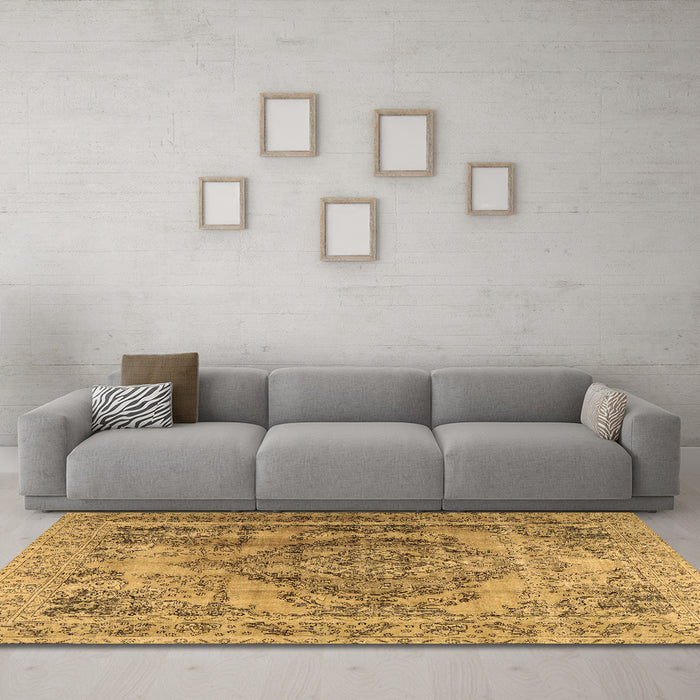 Machine Washable Persian Brown Traditional Rug in a Living Room,, wshtr2641brn