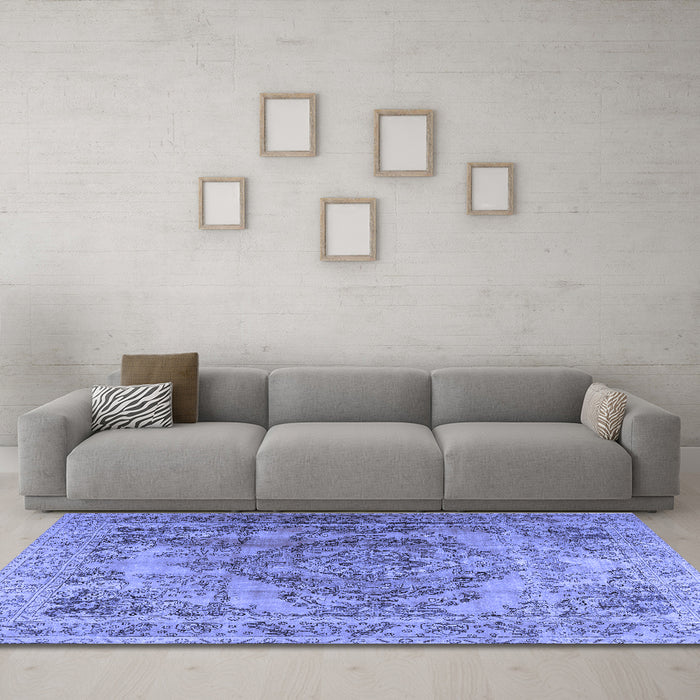 Machine Washable Persian Blue Traditional Rug in a Living Room, wshtr2641blu