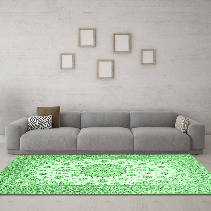 Machine Washable Persian Emerald Green Traditional Area Rugs in a Living Room,, wshtr2645emgrn