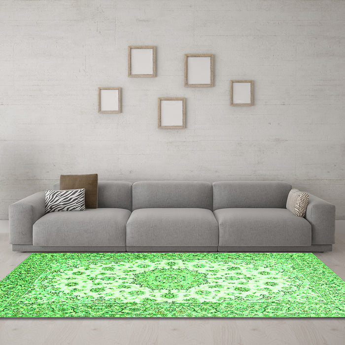 Machine Washable Persian Green Traditional Area Rugs in a Living Room,, wshtr2645grn